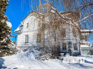 Дом 360м², 3-этажный, посуточно,