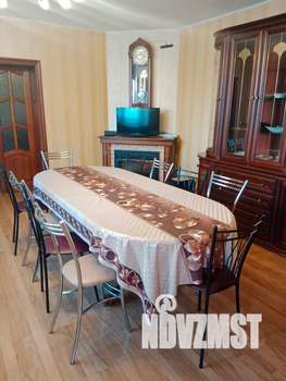 Дом 280м², 2-этажный, посуточно,