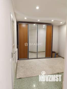 Дом 197м², 3-этажный, участок 10 сот.