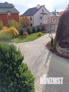 Дом 197м², 3-этажный, участок 10 сот.