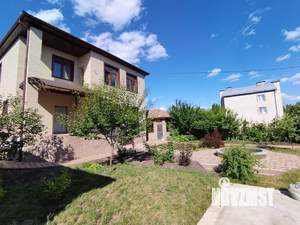 Коттедж 240м², 3-этажный, участок 6 сот.