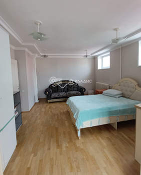 Дом 197м², 3-этажный, участок 10 сот.