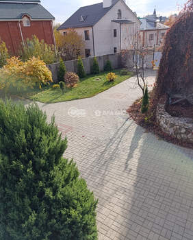 Дом 197м², 3-этажный, участок 10 сот.