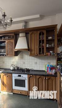 Дом 300м², 3-этажный, участок 3 сот.