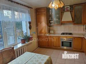 Таунхаус 270м², 3-этажный, участок 5 сот.