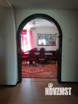 Коттедж 284м², 3-этажный, участок 11 сот.