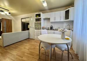 Дом 222м², 3-этажный, участок 8 сот.