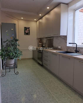 Дом 197м², 3-этажный, участок 10 сот.