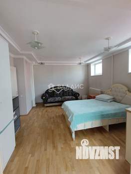 Дом 197м², 3-этажный, участок 10 сот.