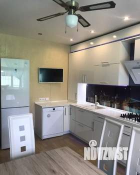 Коттедж 250м², 2-этажный, на длительный срок, 