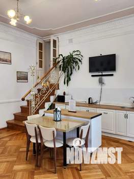 Дом 360м&sup2;, 3-этажный, посуточно, 