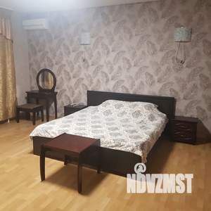 Дом 350м&sup2;, 3-этажный, посуточно, 