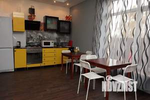 Дом 200м&sup2;, 2-этажный, посуточно, 