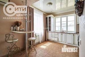 Дом 204м², 2-этажный, участок 8 сот.  