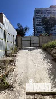 Дом 230м&sup2;, 3-этажный, участок 2 сот.  