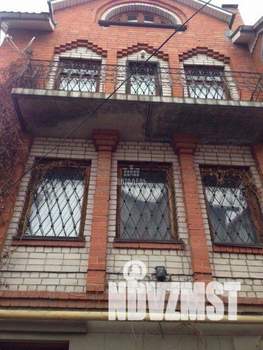 Коттедж 229м², 3-этажный, участок 2 сот.  