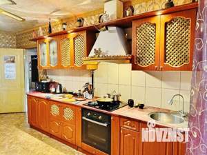 Коттедж 210м², 2-этажный, участок 10 сот.  