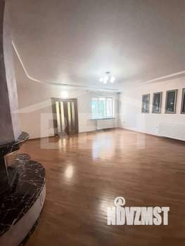 Дом 250м², 2-этажный, участок 10 сот.  