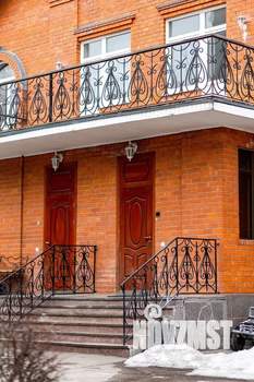 Дом 640м², 2-этажный, участок 15 сот.  