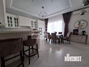 Коттедж 260м², 2-этажный, участок 10 сот.  