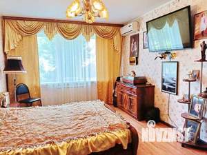 Коттедж 210м², 2-этажный, участок 10 сот.  