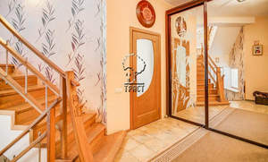 Дом 260м², 2-этажный, участок 10 сот.  