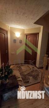 Коттедж 280м², 3-этажный, участок 6 сот.  