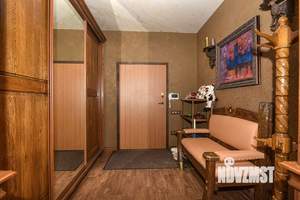 Коттедж 500м², 2-этажный, участок 15 сот.  