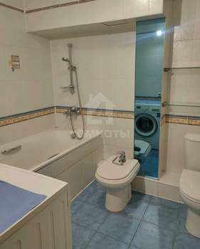 Дом 270м², 3-этажный, участок 5 сот.  