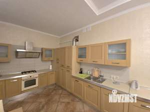 Коттедж 350м², 2-этажный, участок 10 сот.  