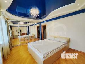 Коттедж 320м², 3-этажный, участок 4 сот.  