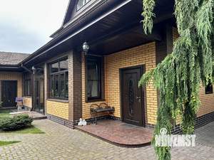Коттедж 700м², 3-этажный, участок 12 сот.  