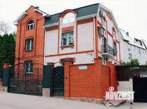 Дом 379м², 3-этажный, участок 4 сот.  