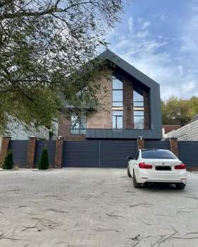 Дом 335м², 3-этажный, участок 6 сот.  