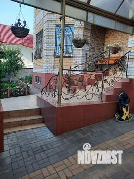 Коттедж 420м², 3-этажный, участок 6 сот.  