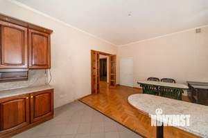 Дом 640м², 2-этажный, участок 15 сот.  