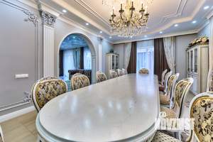 Дом 317м², 3-этажный, участок 16 сот.  