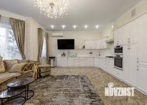 Дом 221м², 2-этажный, участок 5 сот.  