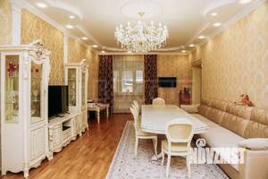 Дом 400м², 3-этажный, участок 5 сот.  