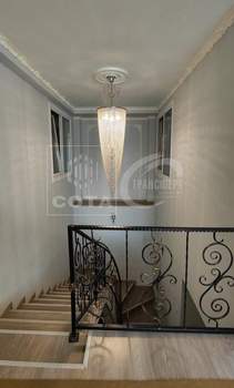 Дом 180м², 2-этажный, участок 4 сот.  