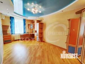 Коттедж 320м², 3-этажный, участок 4 сот.  