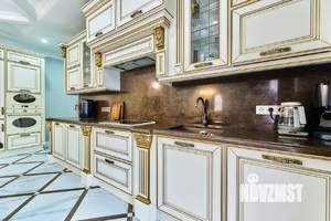 Дом 317м², 3-этажный, участок 16 сот.  