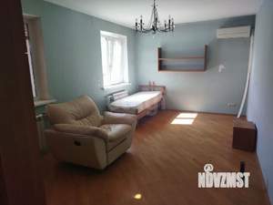 Дом 220м², 3-этажный, участок 7 сот.  