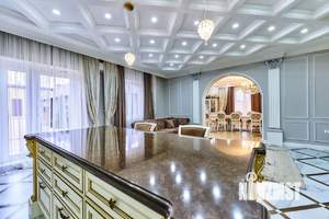 Дом 317м², 3-этажный, участок 16 сот.  