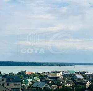 Дом 274м², 3-этажный, участок 6 сот.  