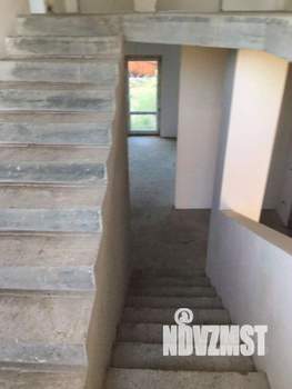 Коттедж 220м², 3-этажный, участок 5 сот.  