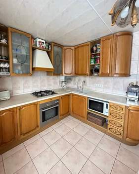 Дом 270м², 3-этажный, участок 5 сот.  