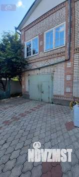 Дом 225м², 2-этажный, участок 10 сот.  