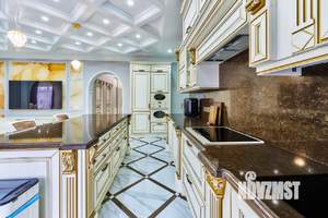 Дом 317м², 3-этажный, участок 16 сот.  