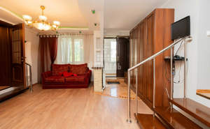 Дом 266м², 3-этажный, участок 8 сот.  